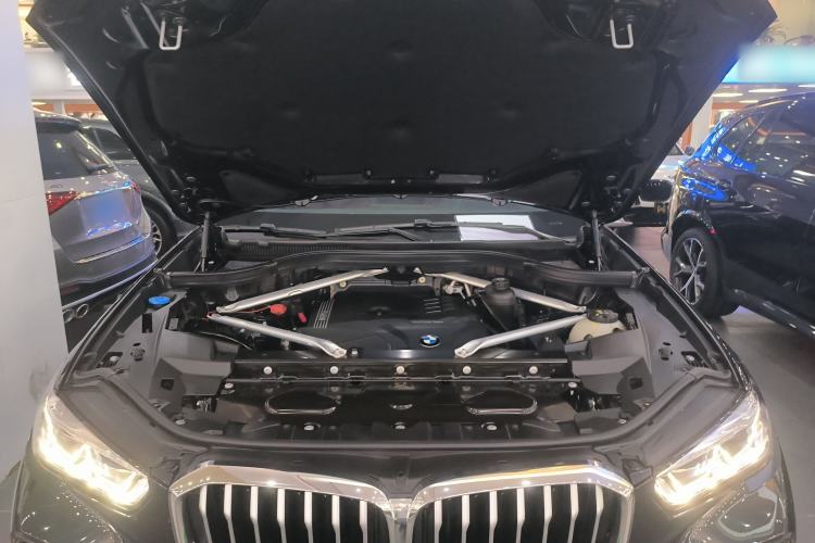 Used BMW X5 2022 Restyled xDrive 30Li Luxury Version M Sport Package Engine Bay