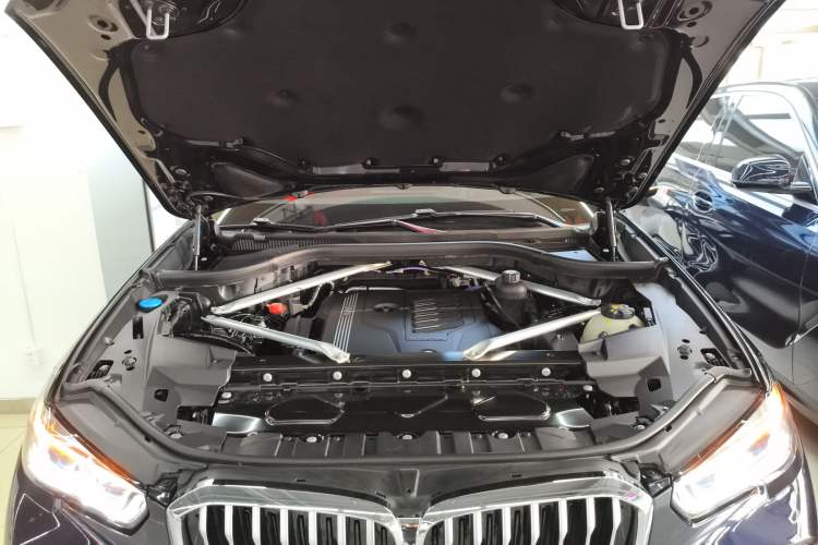 Used BMW X5 2022 Restyled xDrive 40Li M Sport Package Engine Bay