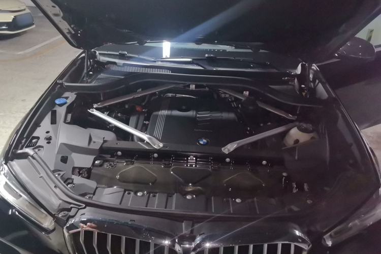 Used BMW X5 2022 xDrive 40Li M Sport Package Engine Bay