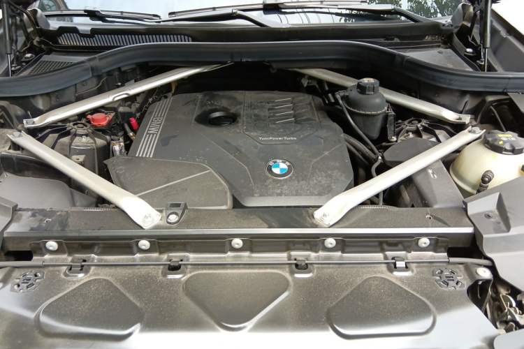 Used BMW X5 2022 xDrive 30Li M Sport Package Engine Bay