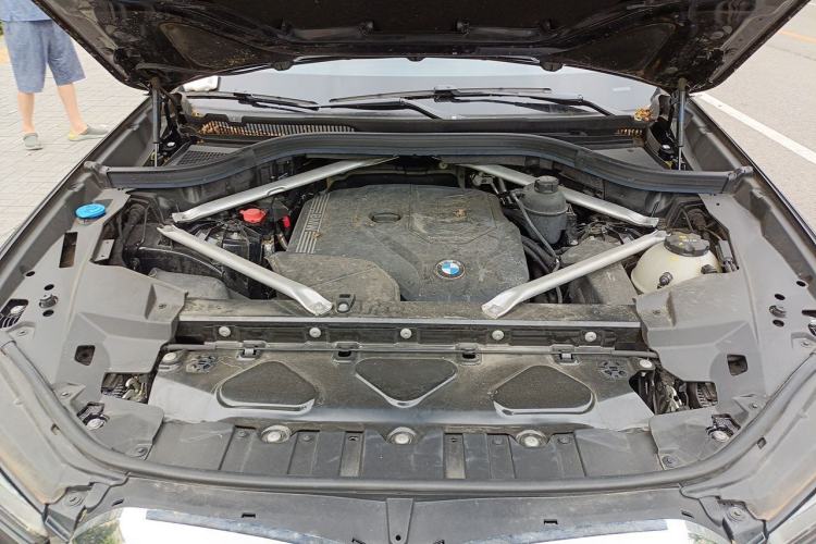 Used BMW X5 2022 xDrive 30Li Luxury M Sport Package Engine Bay