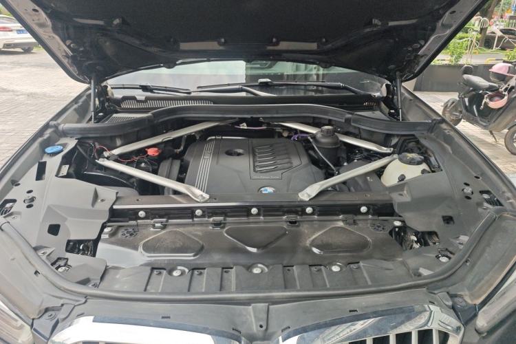 Used BMW X5 2022 xDrive 40Li M Sport Package Engine Bay