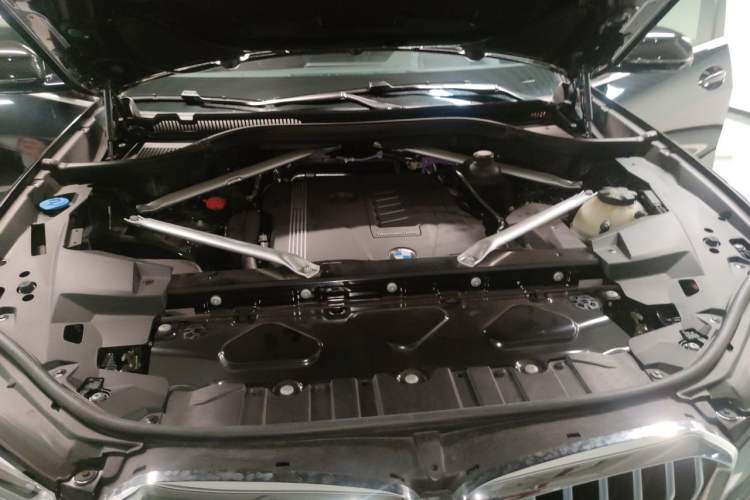 Used BMW X5 2022 Restyled xDrive 40Li Luxury Edition M Sport Package Engine Bay