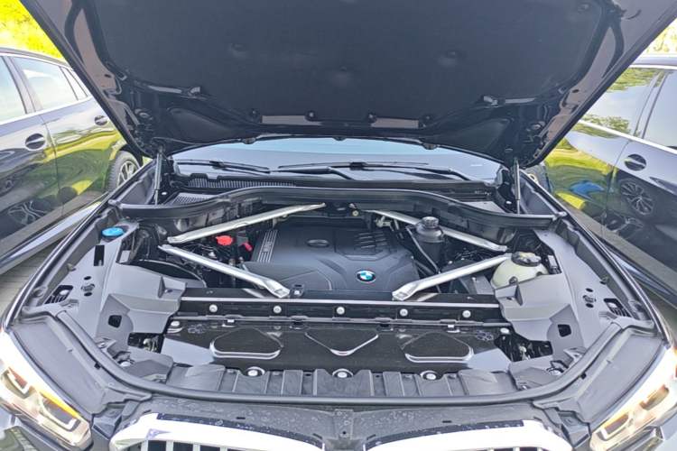 Used BMW X5 2022 xDrive 30Li M Sport Package Engine Bay