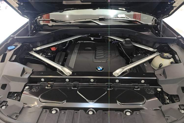 Used BMW X5 2022 Restyled xDrive 40Li Luxury Edition M Sport Package Engine Bay
