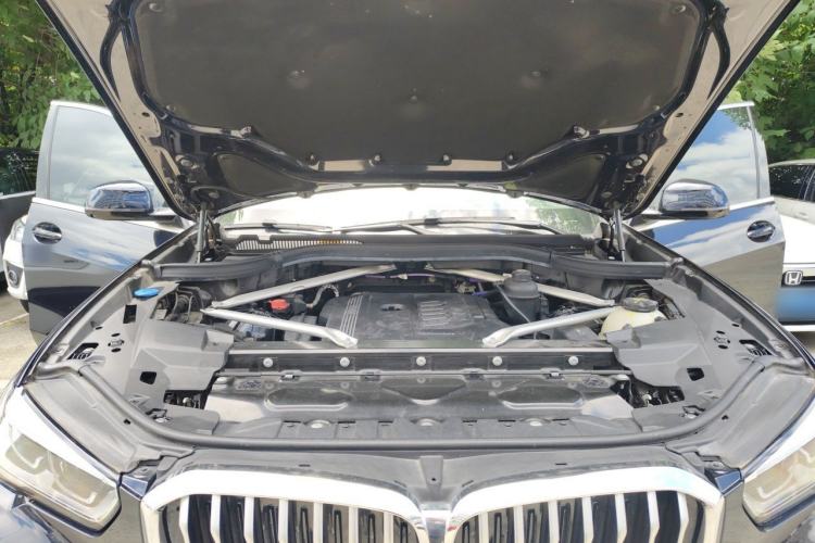 Used BMW X5 2022 xDrive 40Li Luxury Edition M Sport Package Engine Bay