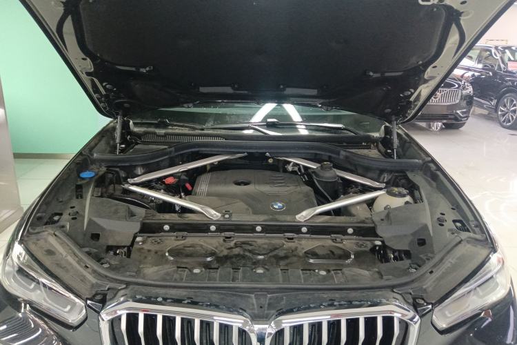 Used BMW X5 2022 Restyled xDrive 30Li Luxury Version M Sport Package Engine Bay