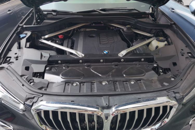 Used BMW X5 2022 xDrive 40Li Luxury Edition M Sport Package Engine Bay