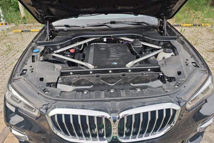 Used BMW X5 2022 xDrive 40Li Luxury Edition M Sport Package Engine Bay