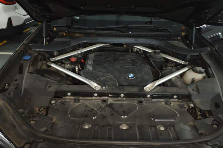 Used BMW X5 2022 Restyled xDrive 30Li Luxury Version M Sport Package Engine Bay