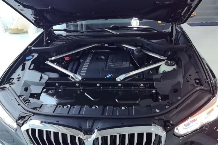Used BMW X5 2022 Restyled xDrive 40Li M Sport Package Engine Bay