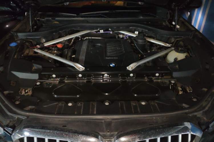 Used BMW X5 2022 xDrive 40Li M Sport Package Engine Bay