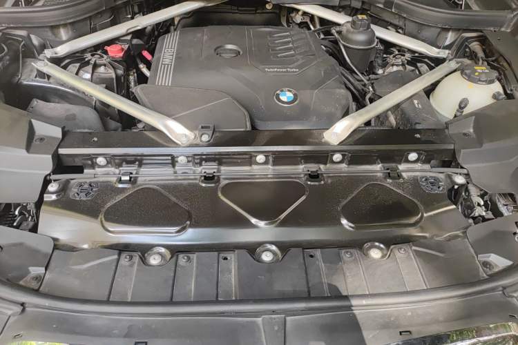 Used BMW X5 2022 xDrive 30Li Luxury M Sport Package Engine Bay