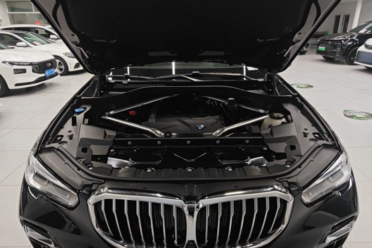 Used BMW X5 2022 xDrive 30Li Luxury M Sport Package Engine Bay