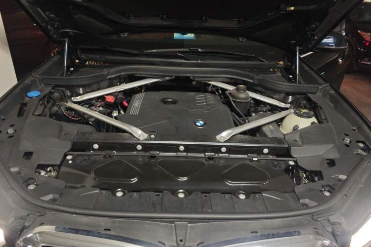 Used BMW X5 2022 Restyled xDrive 30Li Luxury Version M Sport Package Engine Bay
