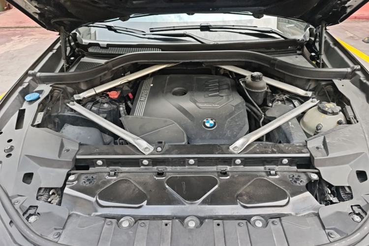 Used BMW X5 2022 Restyled xDrive 30Li Luxury Version M Sport Package Engine Bay