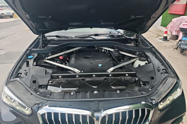 Used BMW X5 2022 Restyled xDrive 30Li Luxury Version M Sport Package Engine Bay