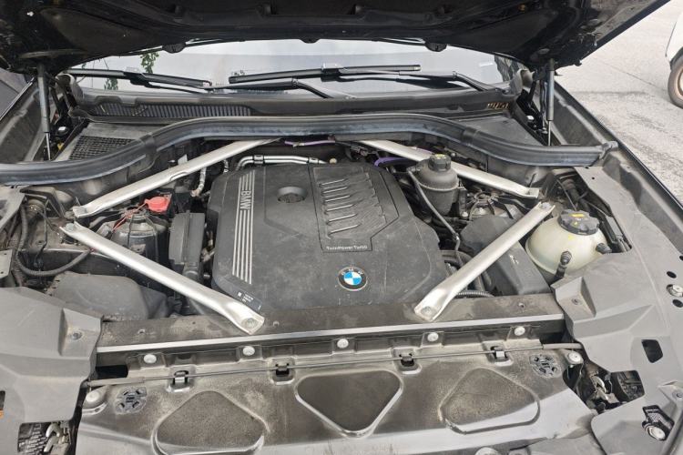 Used BMW X5 2022 xDrive 40Li M Sport Package Engine Bay