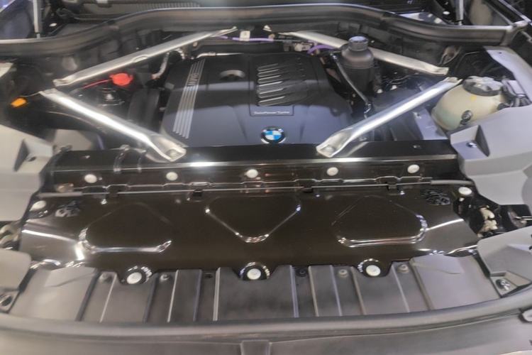 Used BMW X5 2022 Restyled xDrive 40Li M Sport Package Engine Bay