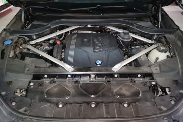Used BMW X5 2022 Restyled xDrive 40Li M Sport Package Engine Bay