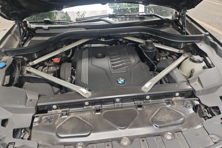 Used BMW X5 2022 Restyled xDrive 40Li Luxury Edition M Sport Package Engine Bay