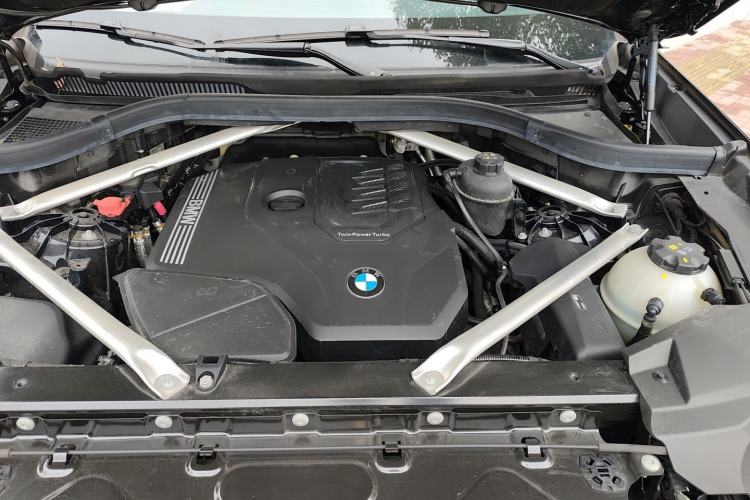 Used BMW X5 2022 Restyled xDrive 30Li M Sport Package Engine Bay