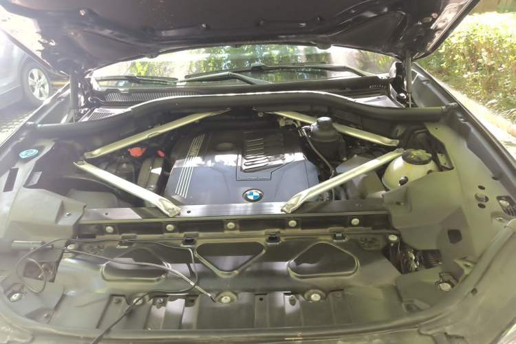 Used BMW X5 2022 xDrive40i M Sport Package Engine Bay