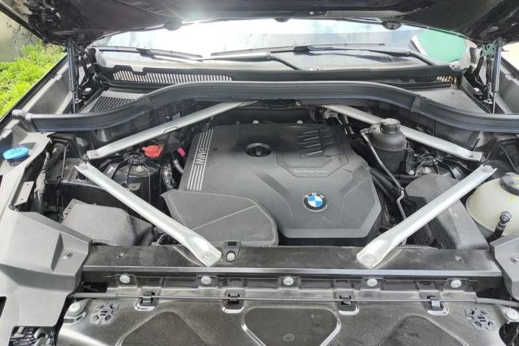 Used BMW X5 2022 Restyled xDrive 30Li Luxury Version M Sport Package Engine Bay