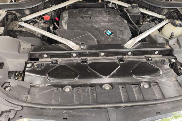 Used BMW X5 2022 Restyled xDrive 30Li Luxury Version M Sport Package Engine Bay