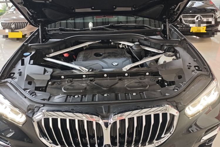 Used BMW X5 2022 xDrive 30Li Luxury M Sport Package Engine Bay