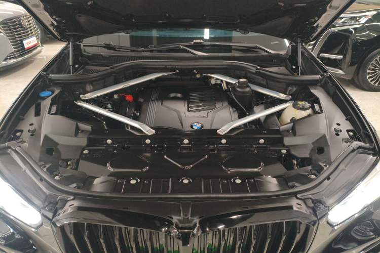 Used BMW X5 2022 xDrive40i Luxury Edition M Sport Package Engine Bay