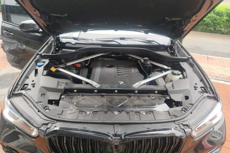 Used BMW X5 2022 Restyled xDrive 40Li Luxury Edition M Sport Package Engine Bay