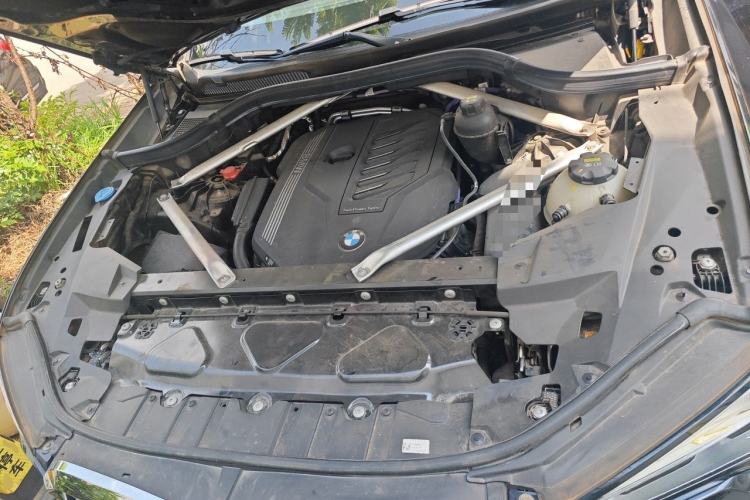 Used BMW X5 2022 xDrive 40Li M Sport Package Engine Bay