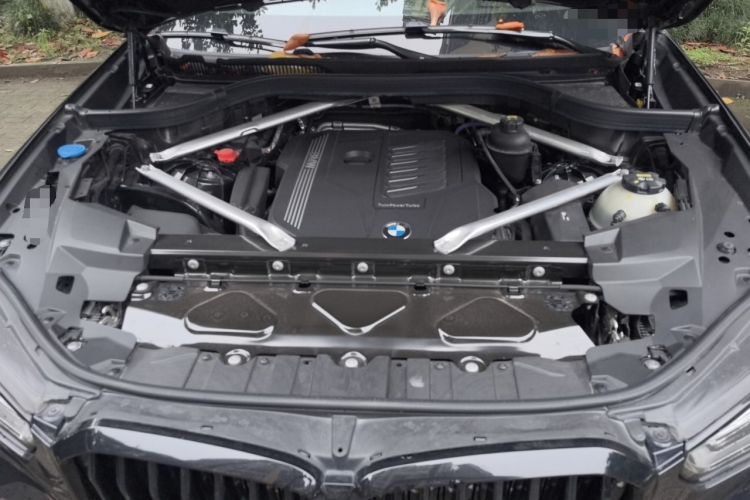 Used BMW X5 2022 Restyled xDrive 40Li Luxury Edition M Sport Package Engine Bay