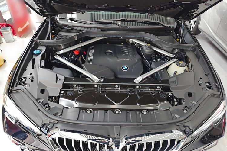 Used BMW X5 2022 Restyled xDrive 30Li Luxury Version M Sport Package Engine Bay