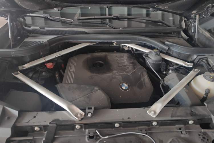 Used BMW X5 2022 Restyled xDrive 30Li Luxury Version M Sport Package Engine Bay