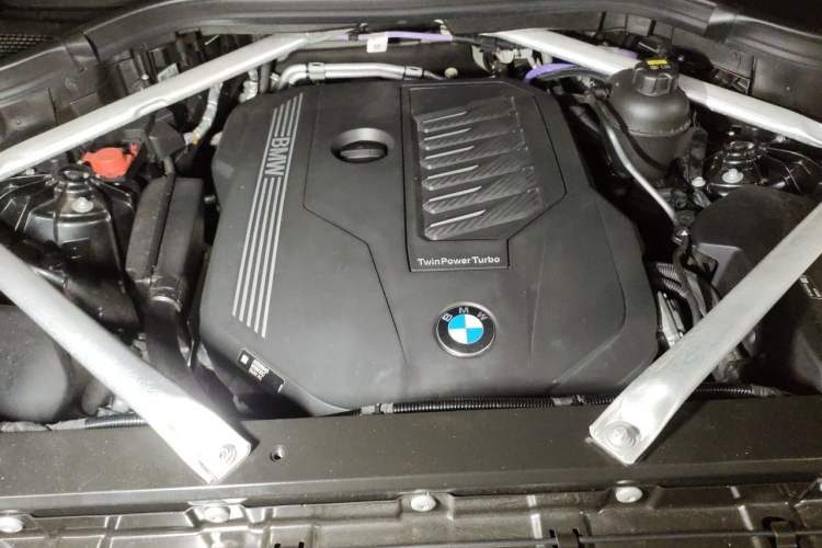 Used BMW X5 2022 Restyled xDrive 40Li Luxury Edition M Sport Package Engine Bay