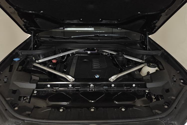 Used BMW X5 2022 Restyled xDrive 40Li M Sport Package Engine Bay