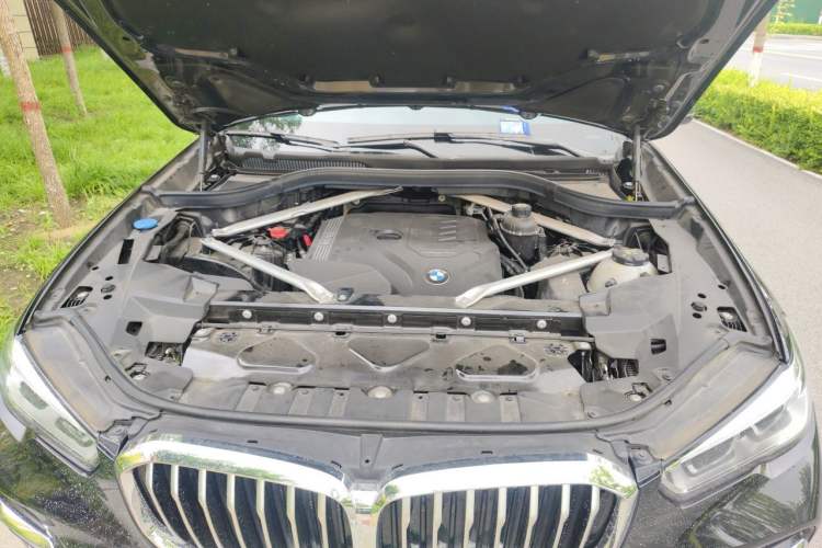 Used BMW X5 2022 xDrive 30Li M Sport Package Engine Bay