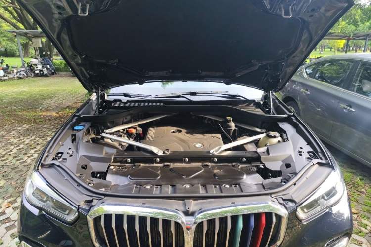 Used BMW X5 2022 Restyled xDrive 30Li Luxury Version M Sport Package Engine Bay
