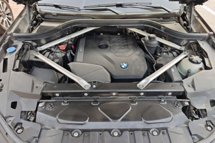Used BMW X5 2022 Restyled xDrive 30Li Luxury Version M Sport Package Engine Bay