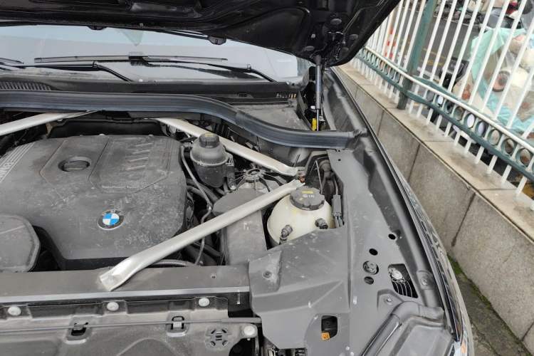 Used BMW X5 2022 Restyled xDrive 30Li Luxury Version M Sport Package Engine Bay Left