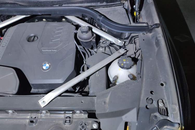 Used BMW X5 2022 Restyled xDrive 30Li Luxury Version M Sport Package Engine Bay Left