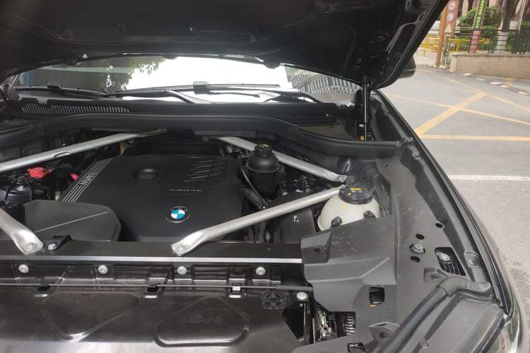 Used BMW X5 2022 Restyled xDrive 30Li Luxury Version M Sport Package Engine Bay Left