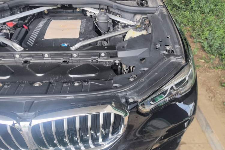 Used BMW X5 2022 xDrive40i M Sport Package Engine Bay Left