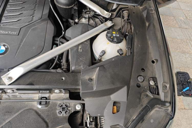 Used BMW X5 2022 Restyled xDrive 40Li M Sport Package Engine Bay Left