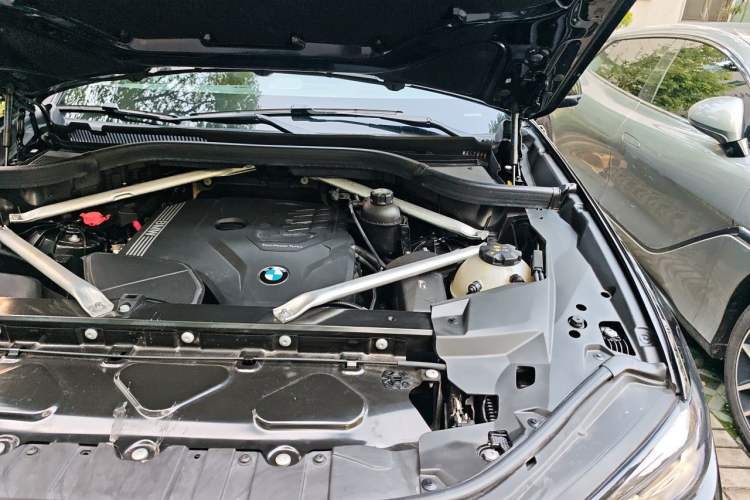 Used BMW X5 2022 Restyled xDrive 30Li Luxury Version M Sport Package Engine Bay Left