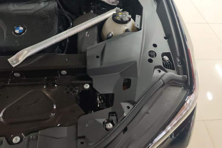 Used BMW X5 2022 xDrive 30Li Luxury M Sport Package Engine Bay Left