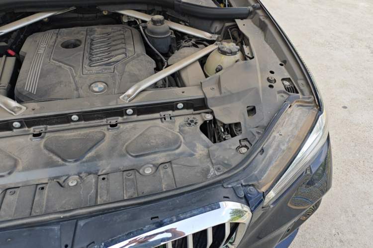 Used BMW X5 2022 xDrive40i Luxury Edition M Sport Package Engine Bay Left