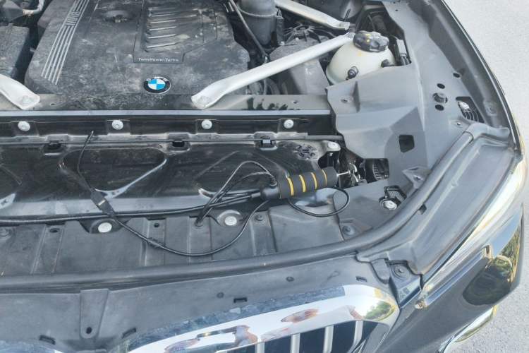 Used BMW X5 2022 xDrive 40Li M Sport Package Engine Bay Left